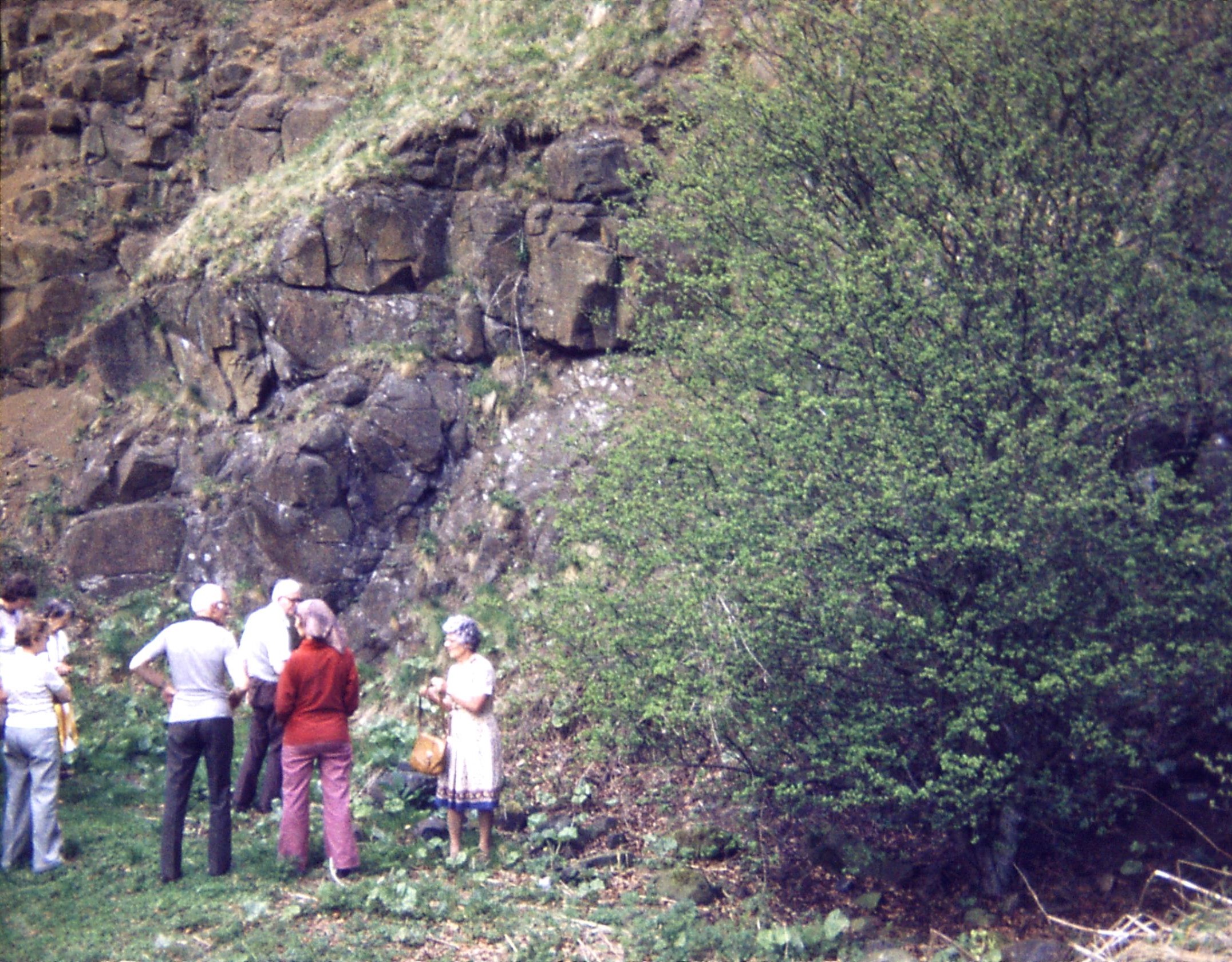 Edge, N. Lees Estate. Millstone Grit Gp (Carb-Namurian)