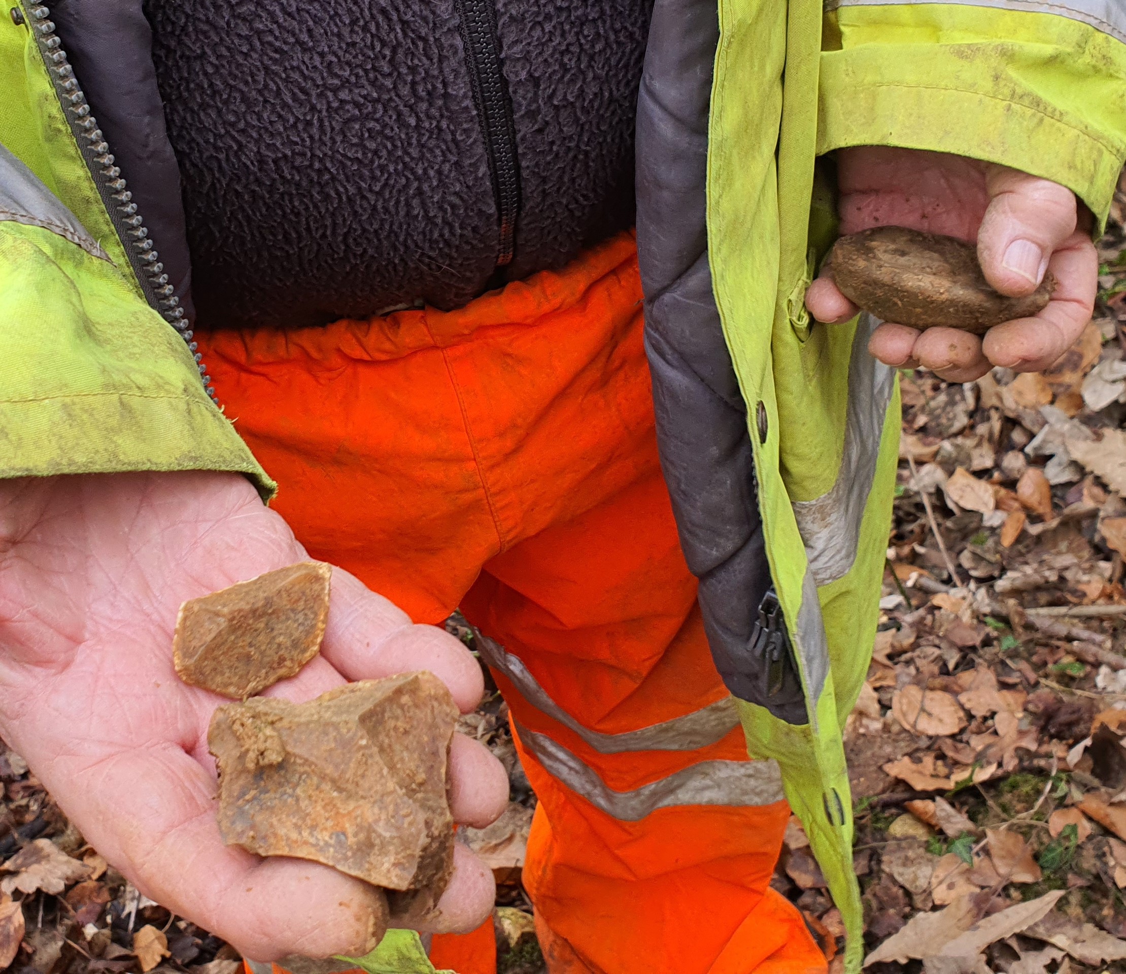 both angular and rounded pebbles found together