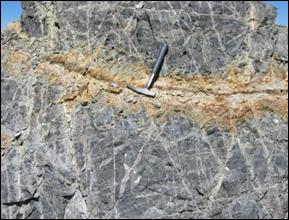 D and A veins with sulphides